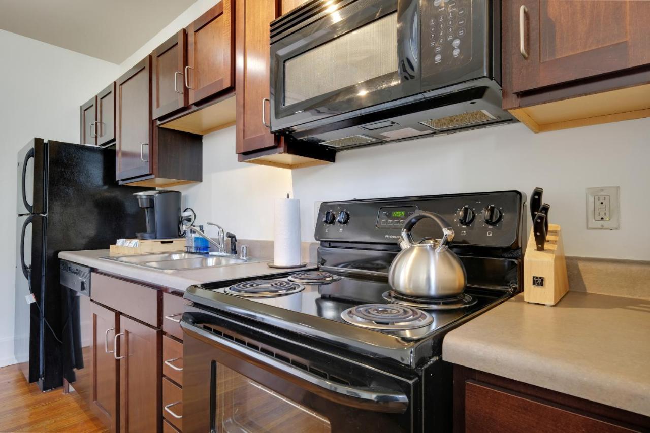 Apartment With King Bed In Downtown Луисвил Екстериор снимка