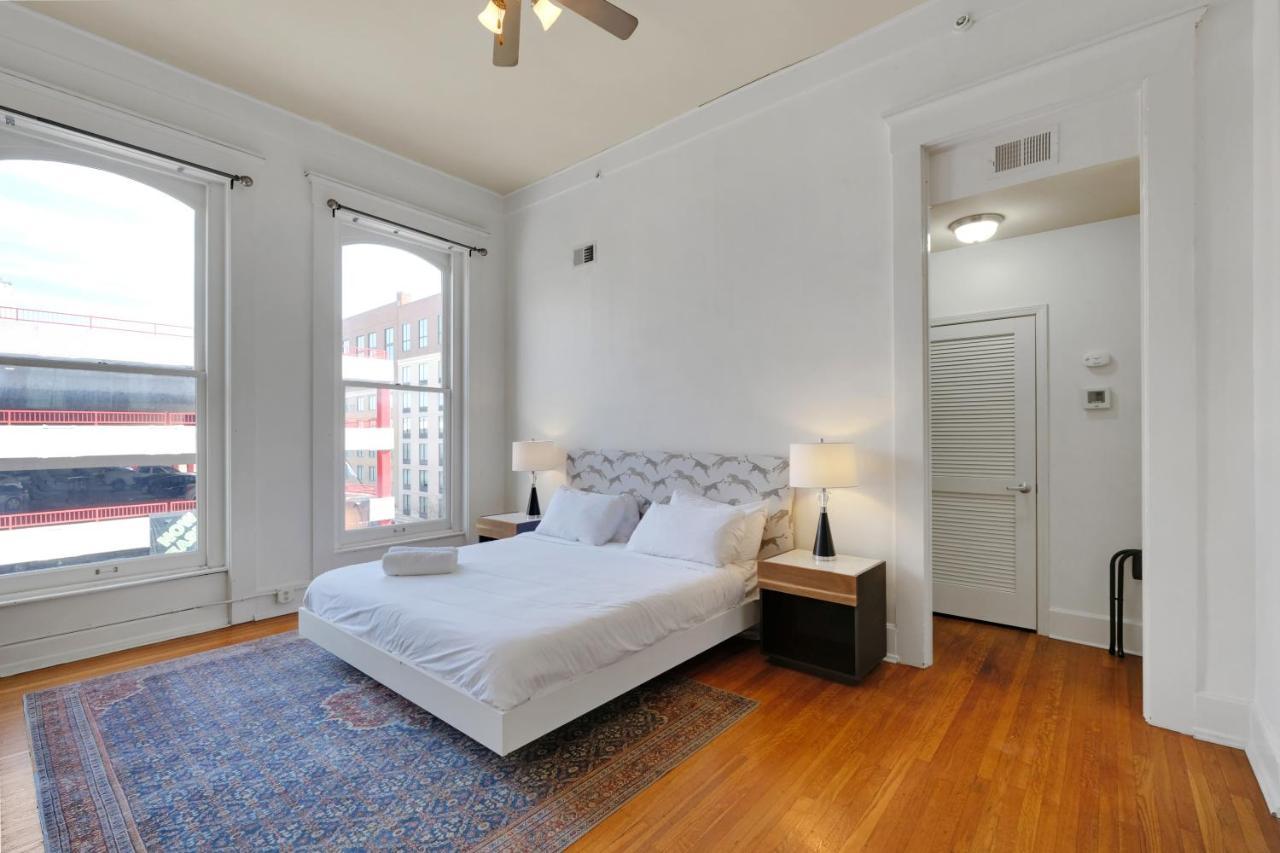 Apartment With King Bed In Downtown Луисвил Екстериор снимка